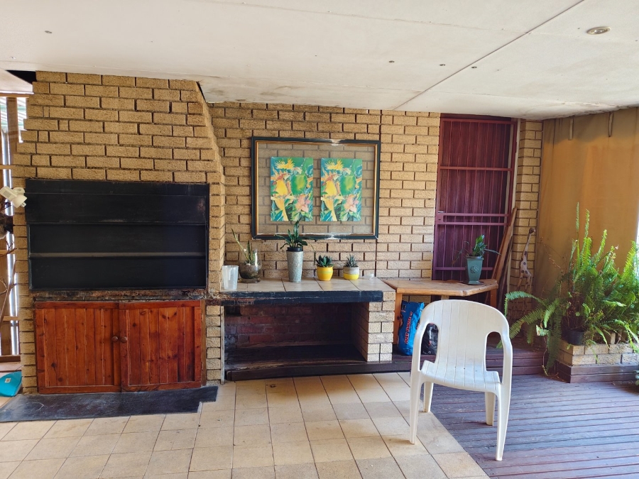 To Let 3 Bedroom Property for Rent in Uitsig Free State